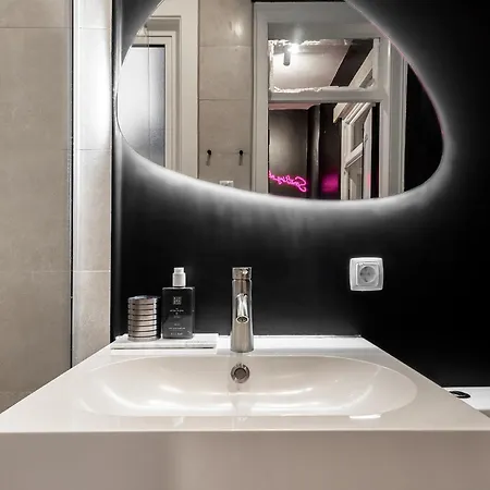 Apartment Whome Urban Oasis Haven With Ac, Patio & Washer *