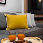 Whome Urban Oasis Haven With Ac & Patio Apartment